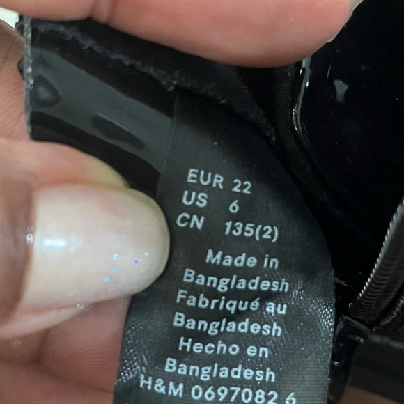 EUC H&M Baby Black Patent Leather Boots - Picture 6 of 8